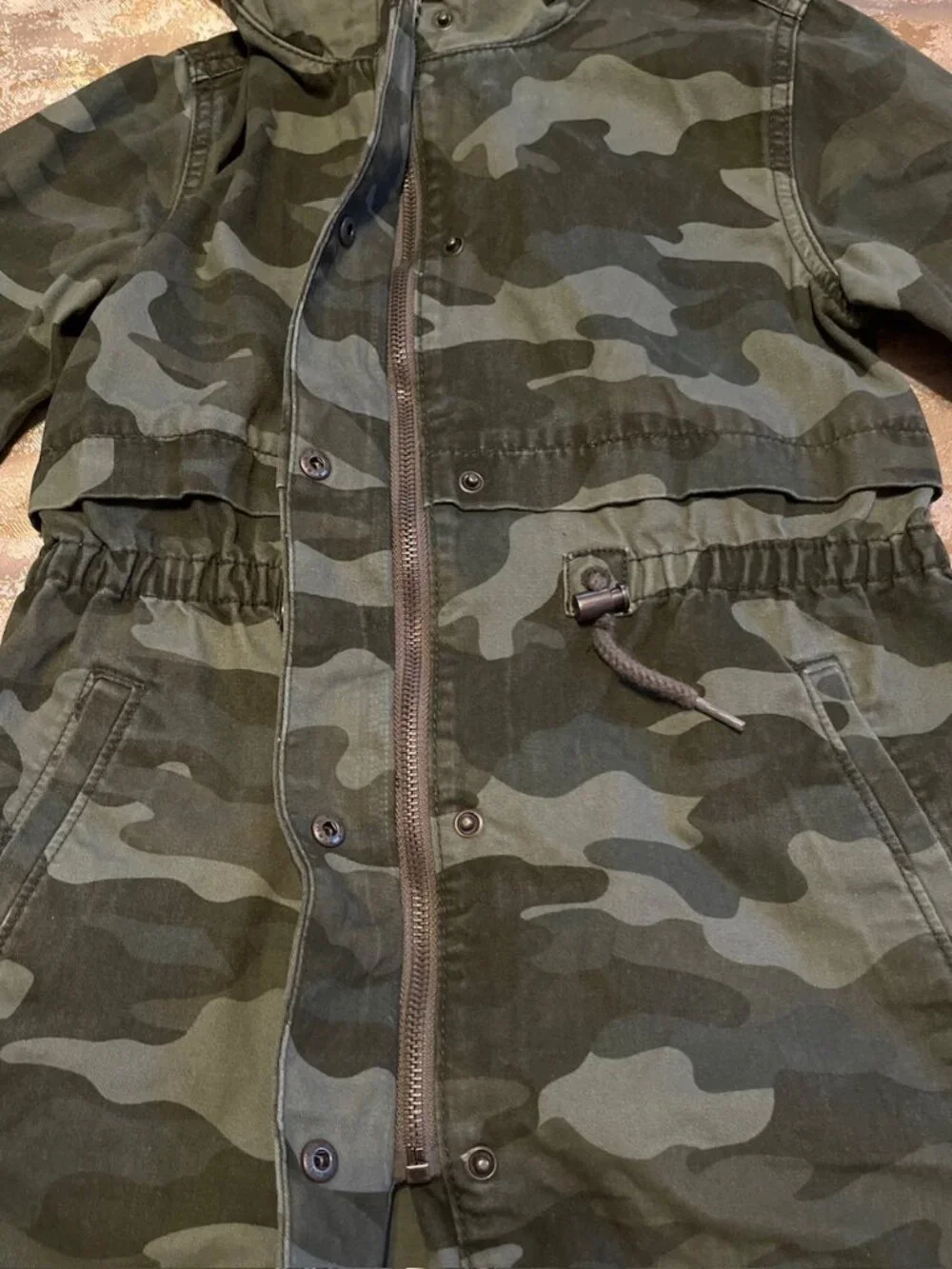 Old Navy Camo Jacket Coat Girls MEDIUM 8 Drawstring Waist Hood Utility